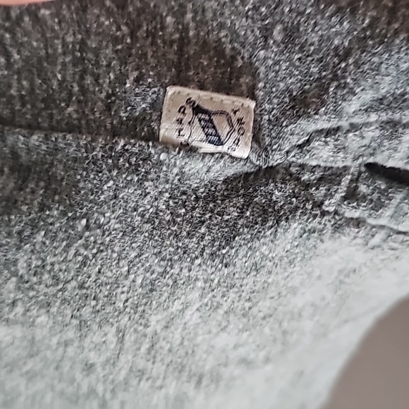 Chaps Grey Long Sleeve - Picture 3 of 4